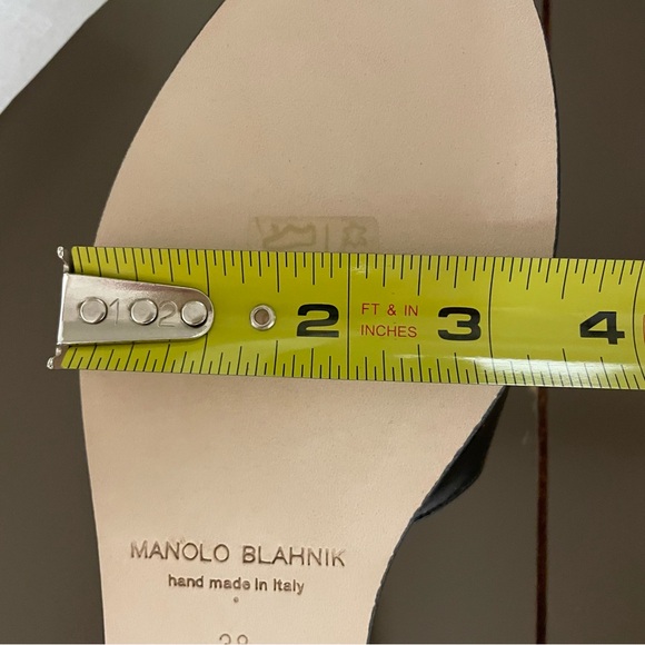 Manolo Blahnik Patent Black Flat Slide Sandals Leather HOURAMU 38 NEW $775 - Picture 12 of 16